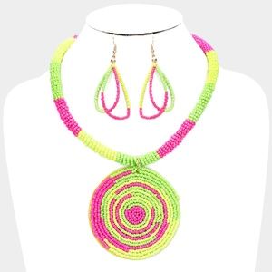 Seed Beaded Round Pendant Newcklace Set